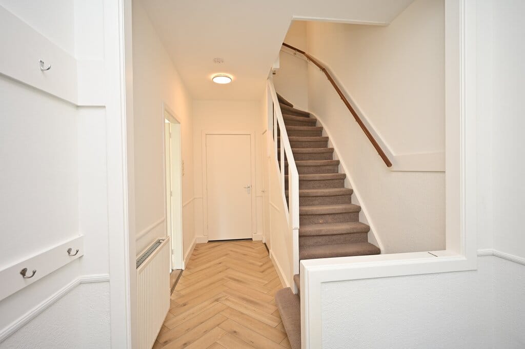 Photo 9 of Van Oldenbarneveltweg 30