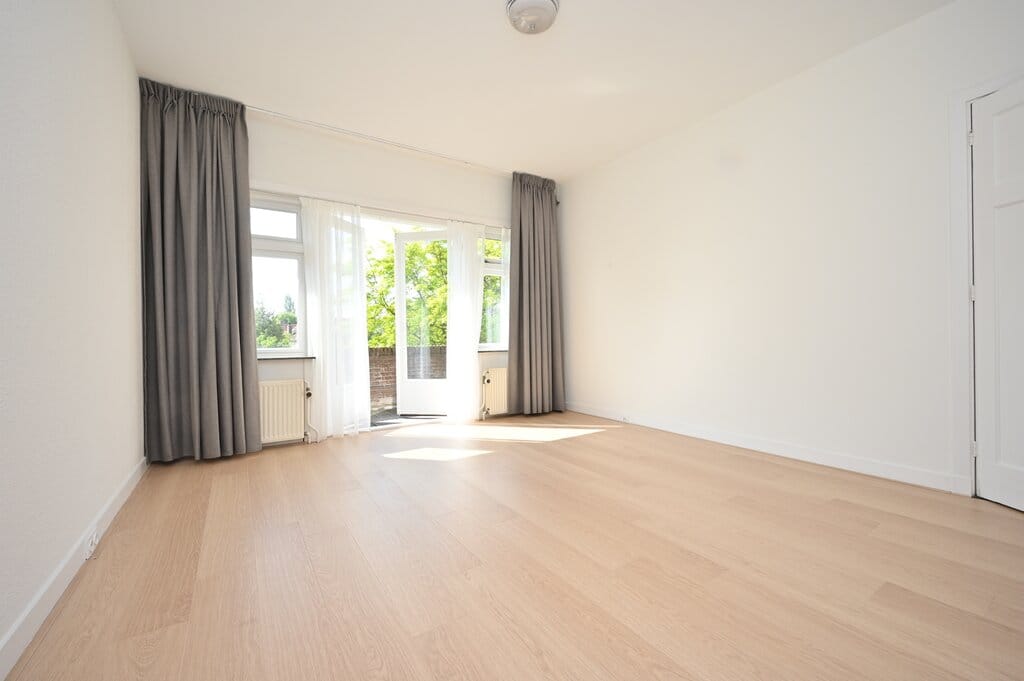 Photo 11 of Van Oldenbarneveltweg 30