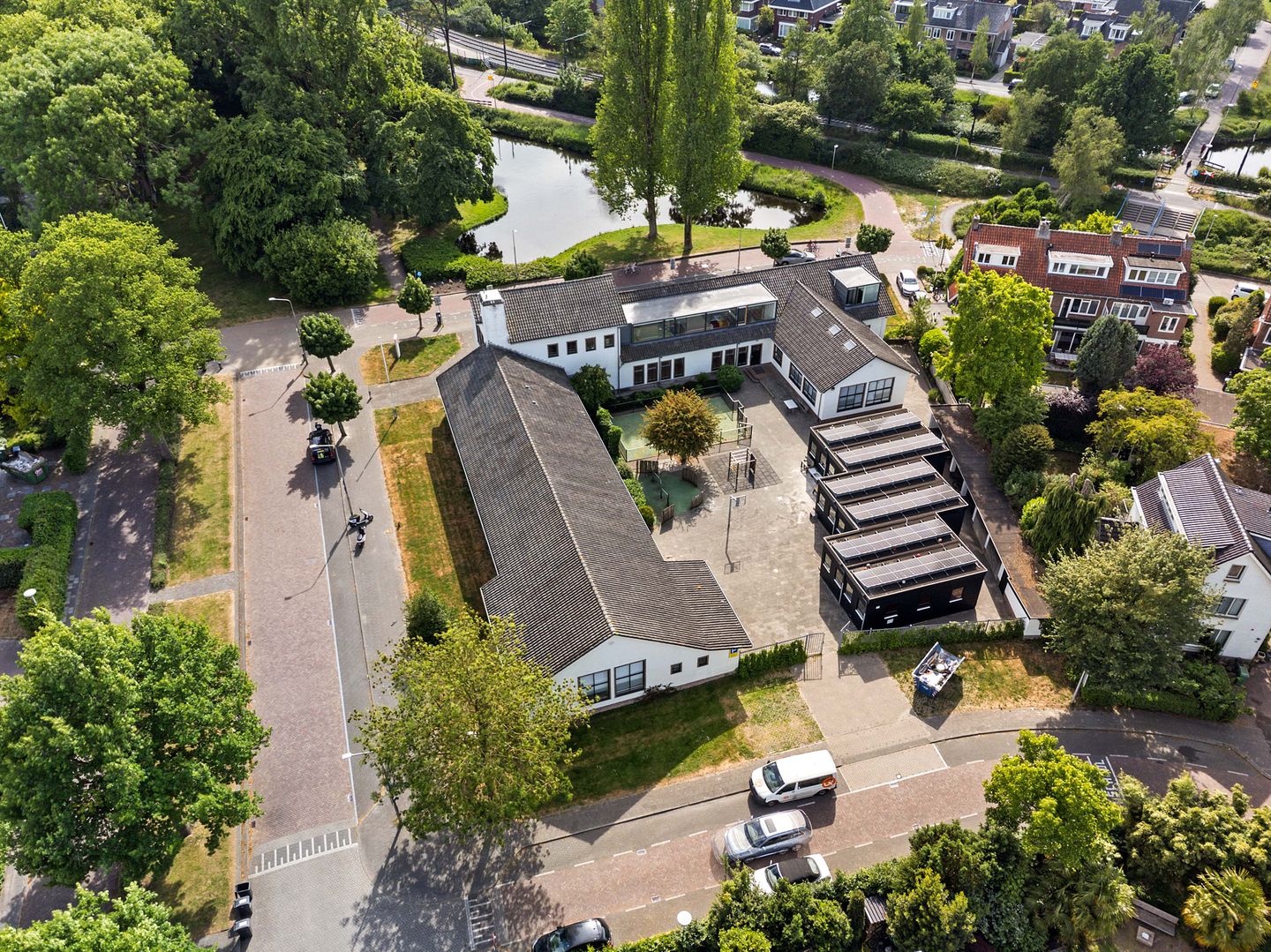 Bekijk foto 1 van De Savornin Lohmanlaan 2