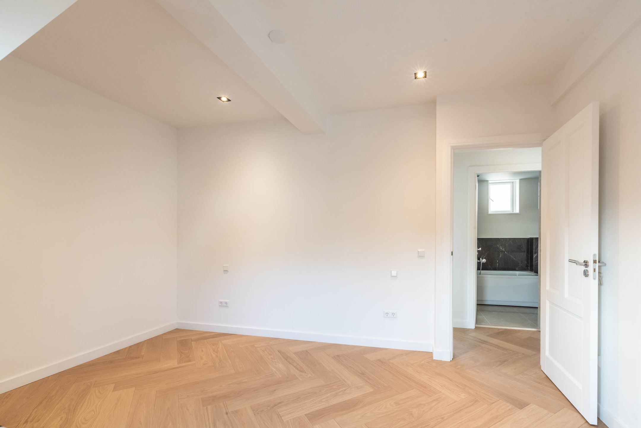 Photo 33 of Generaal Vetterstraat 2-1