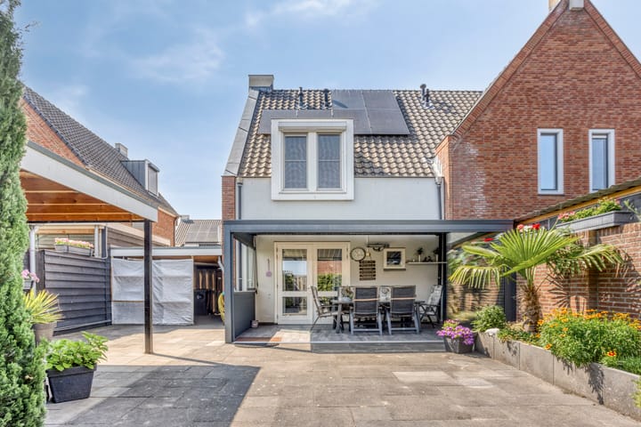 Photo 2 of Waterviolier 16