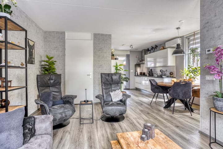 Photo 5 of Waterviolier 16