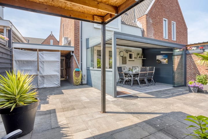 Photo 27 of Waterviolier 16