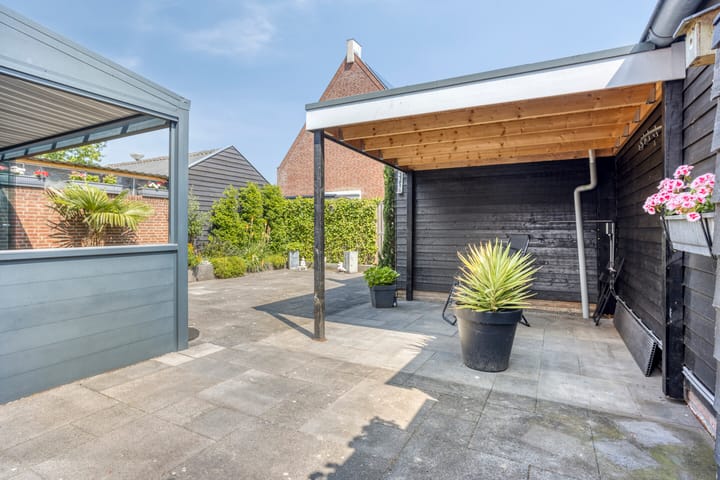 Photo 25 of Waterviolier 16