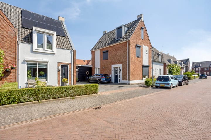 Photo 30 of Waterviolier 16