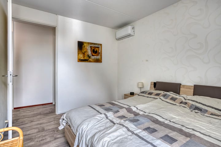 Photo 14 of Waterviolier 16