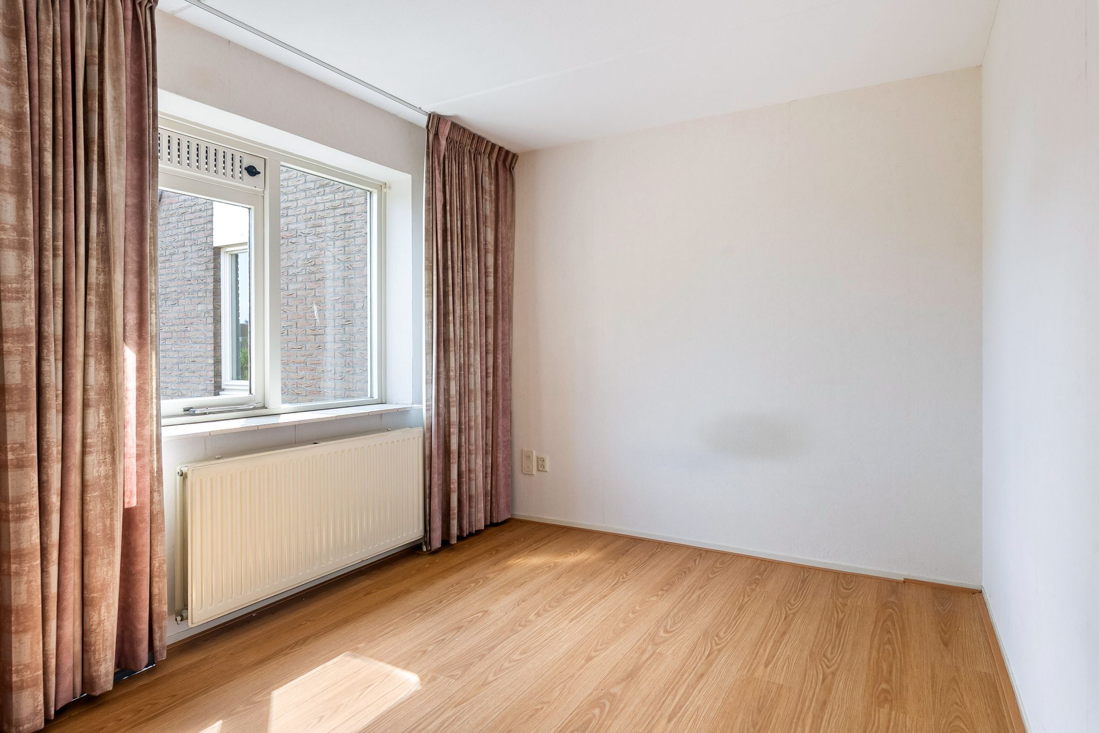 Foto 15 van Dekamastraat 40