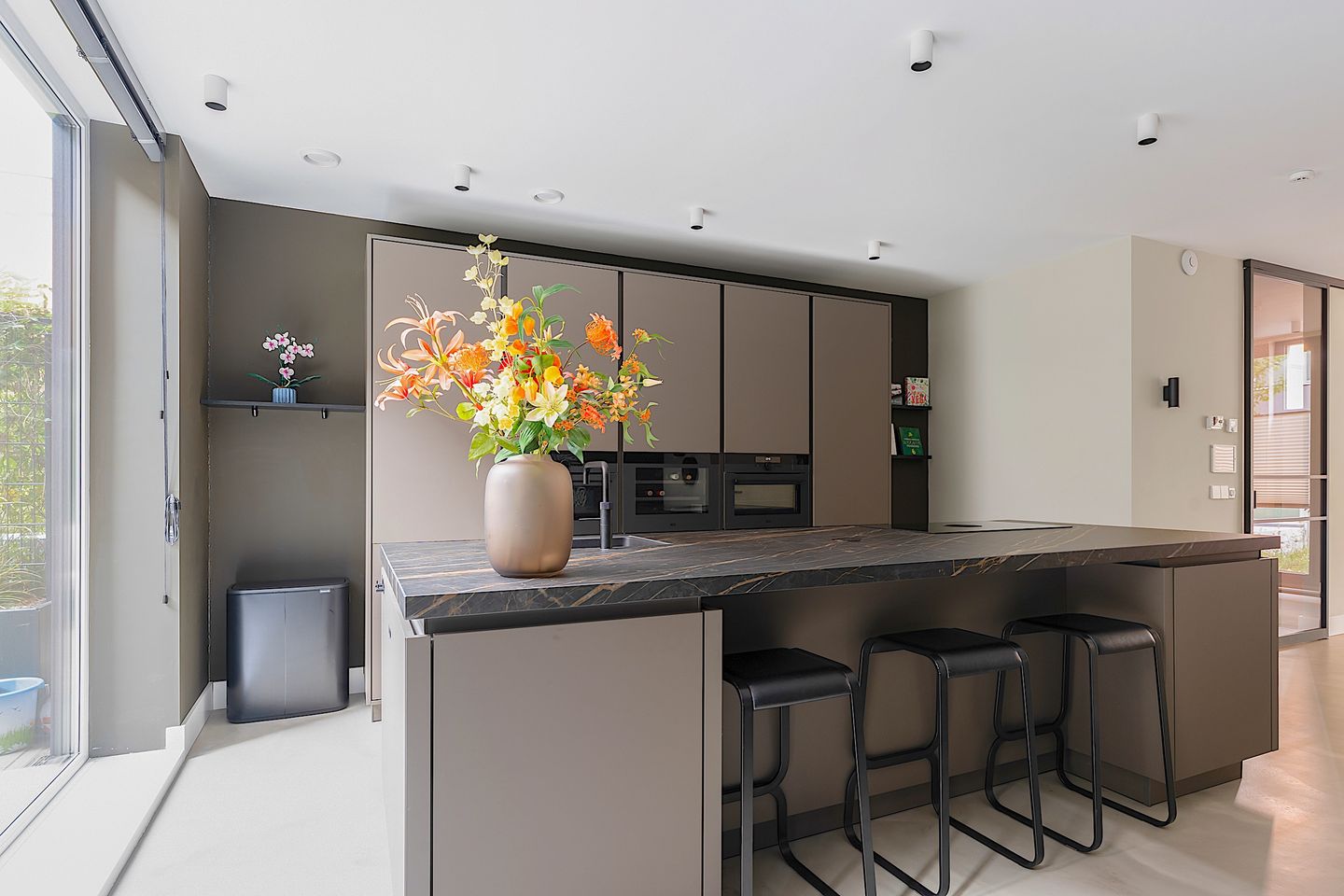 Foto 1 van Maashavenweg 144