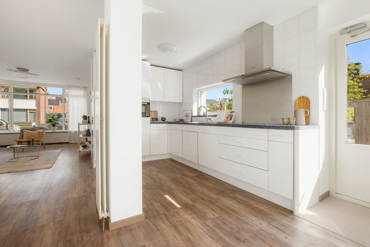 Foto 10 van Adriaan Loosjesstraat 8