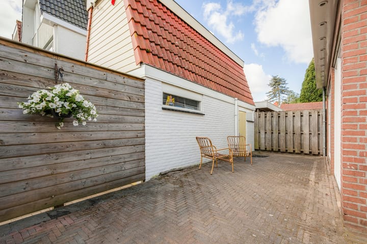 Foto 36 van Adriaan Loosjesstraat 8