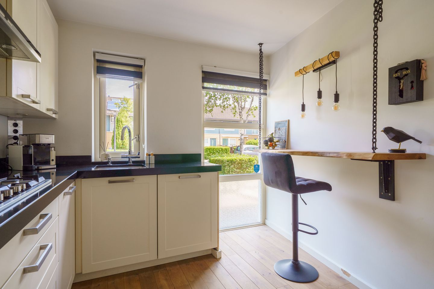 Foto 20 van Februaristraat 15