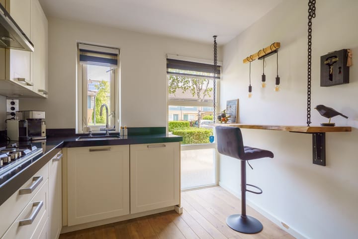 Foto 20 van Februaristraat 15