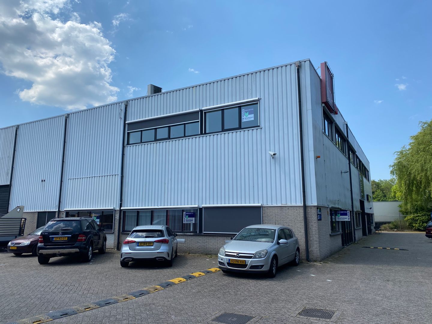 Bekijk foto 1 van Maarssenbroeksedijk 49-51
