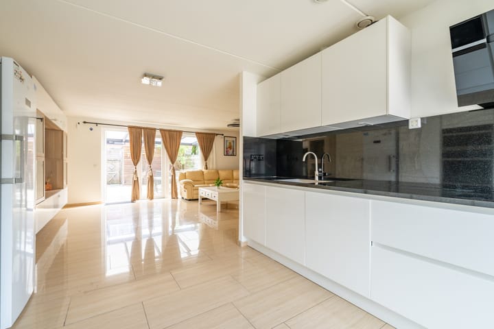 Photo 10 of Hollandiastraat 36