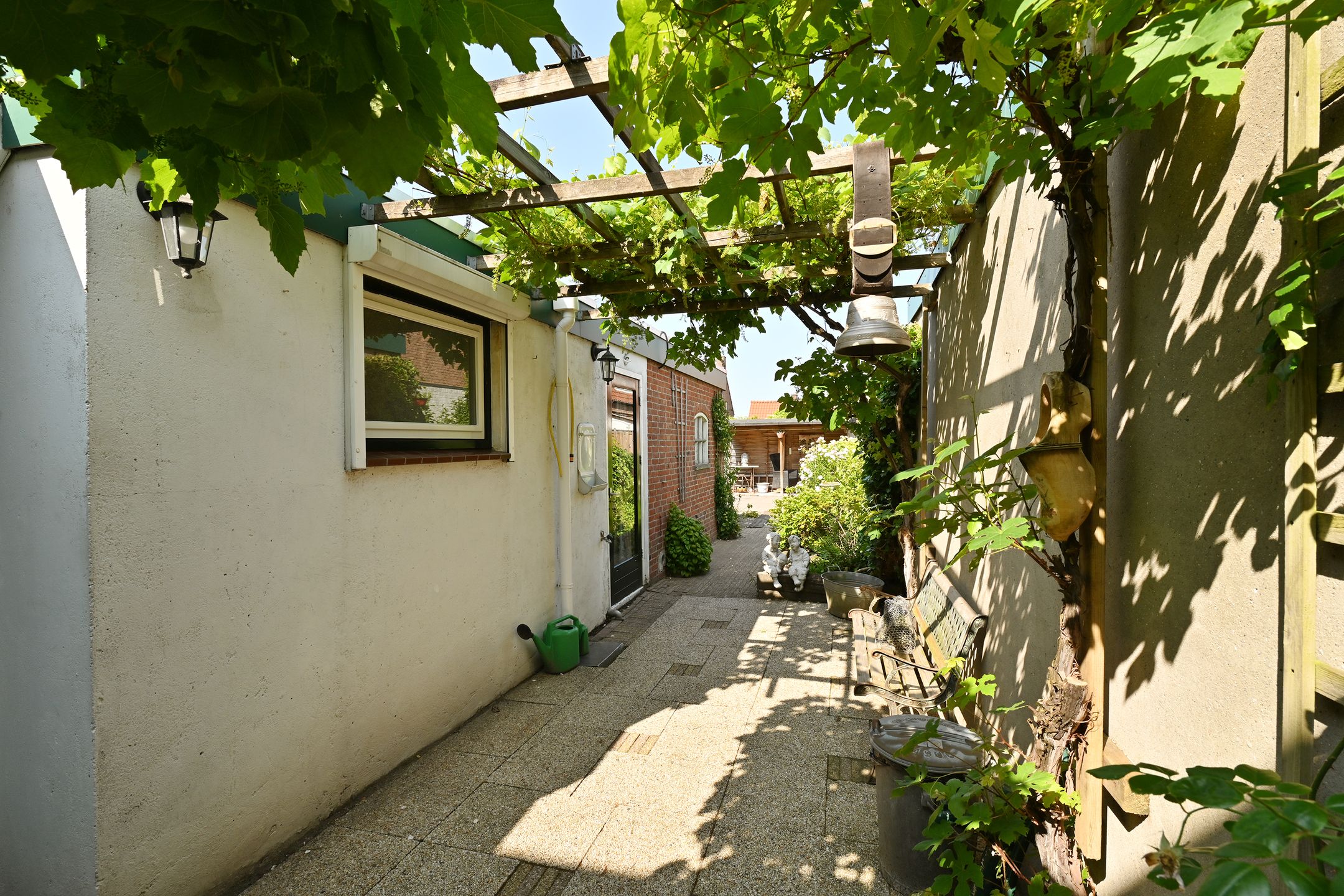 Photo 18 of Blauwstraat 8