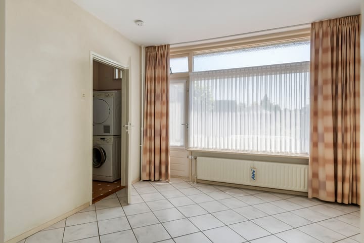 Foto 13 van Korenbloemstraat 1