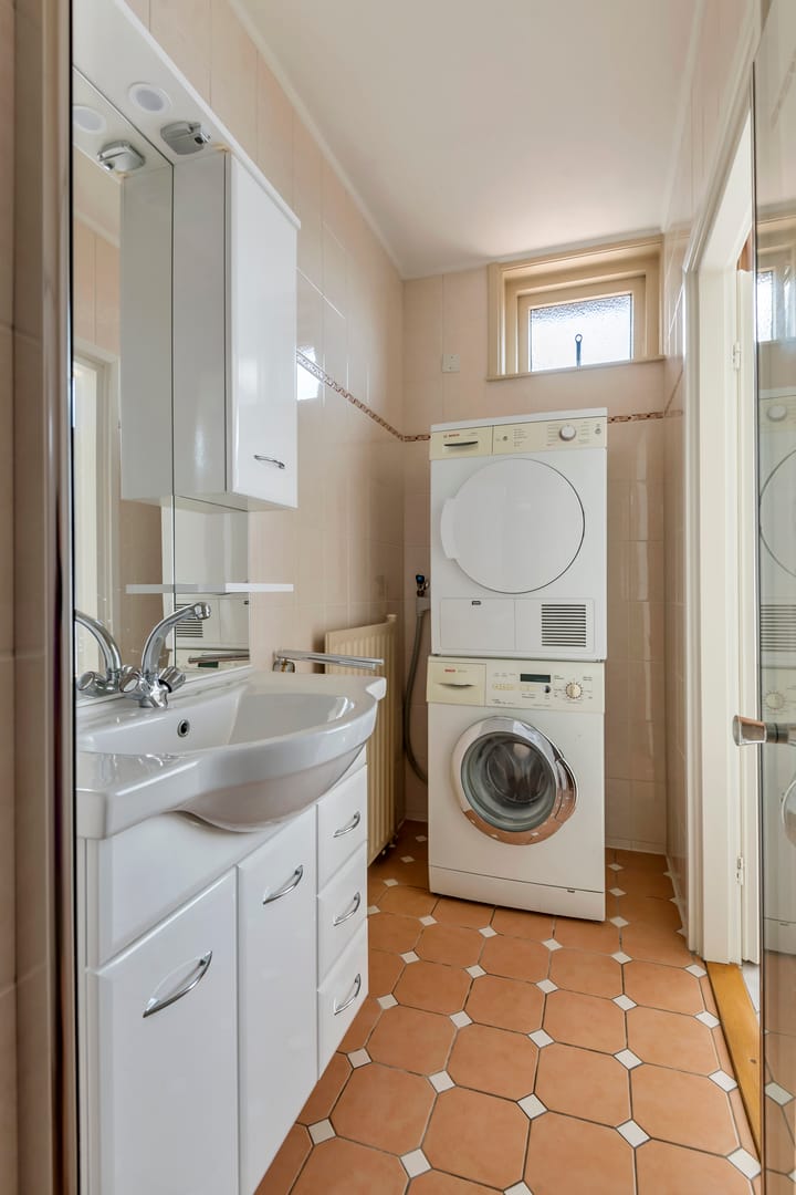 Foto 19 van Korenbloemstraat 1