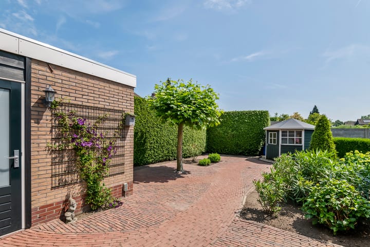 Foto 24 van Korenbloemstraat 1