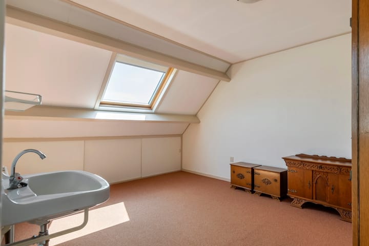 Foto 32 van Korenbloemstraat 1