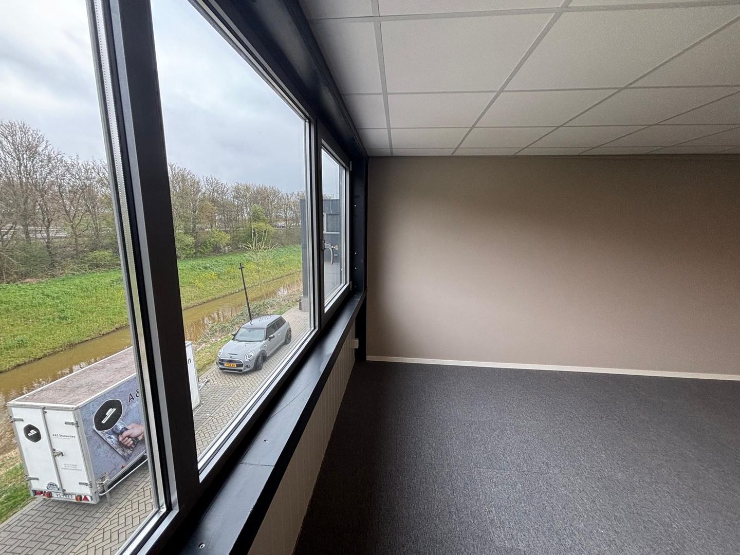 View photo 5 of Graaf van Solmsweg 99-E9