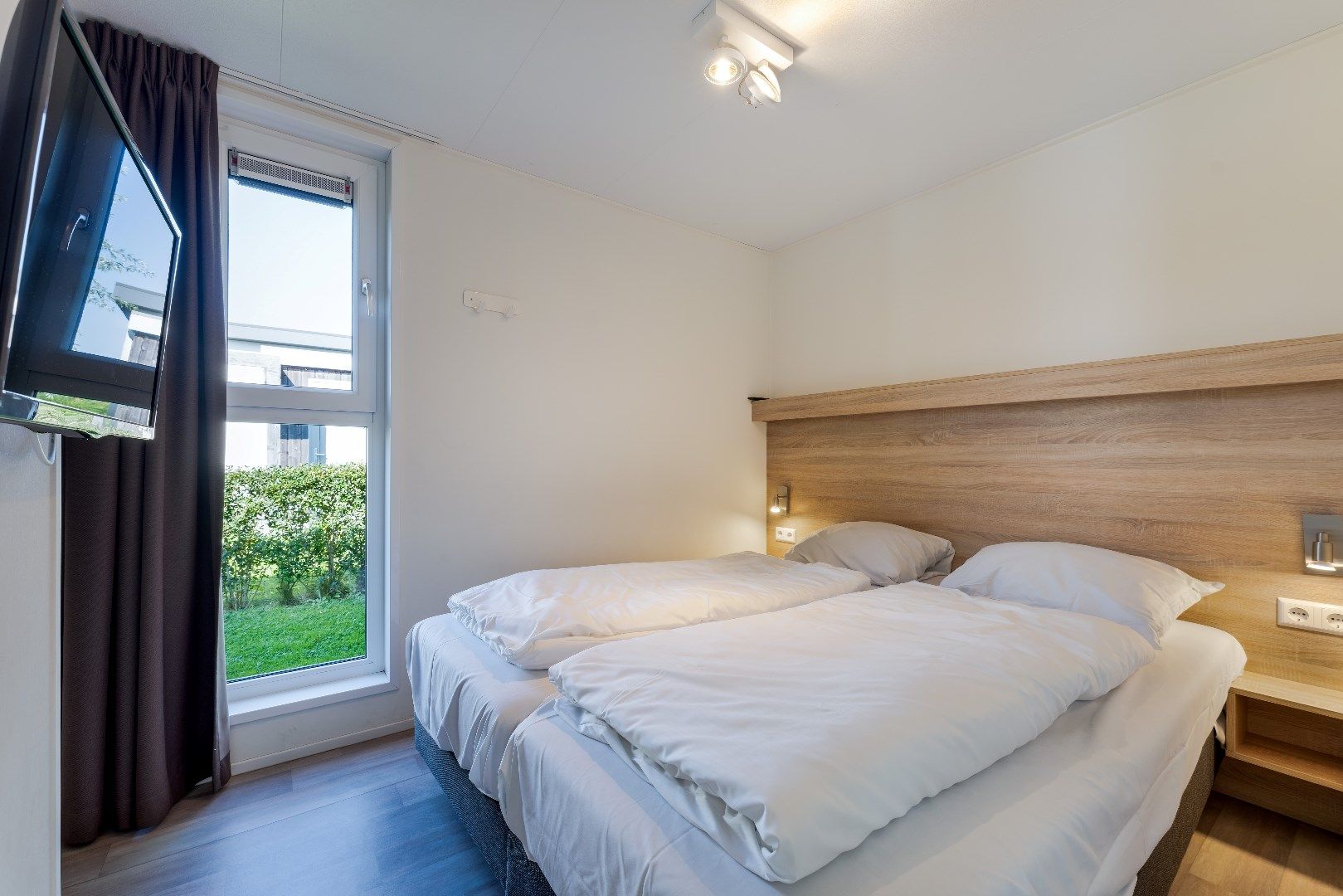 Foto 12 van Zeedijk 24-250