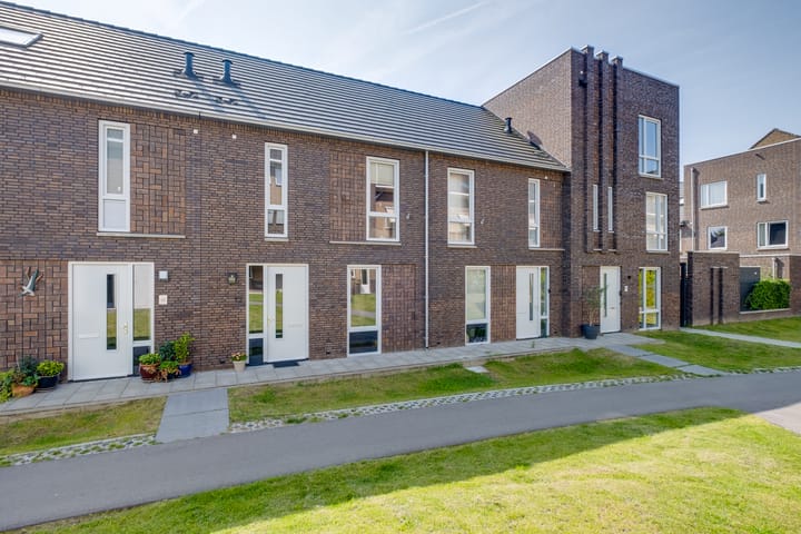 Foto 1 van J.H. Slingenbergpad 12