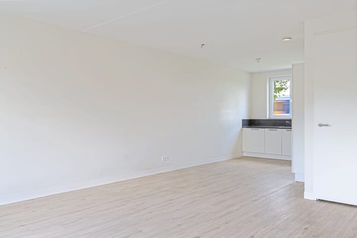 Photo 6 of Drostenstraat 111