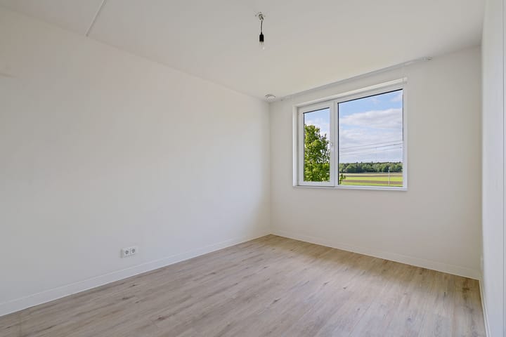 Photo 15 of Drostenstraat 111