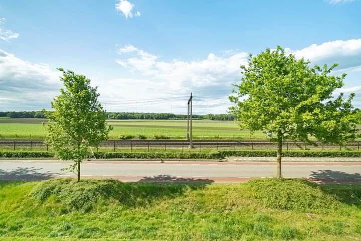 Photo 25 of Drostenstraat 111