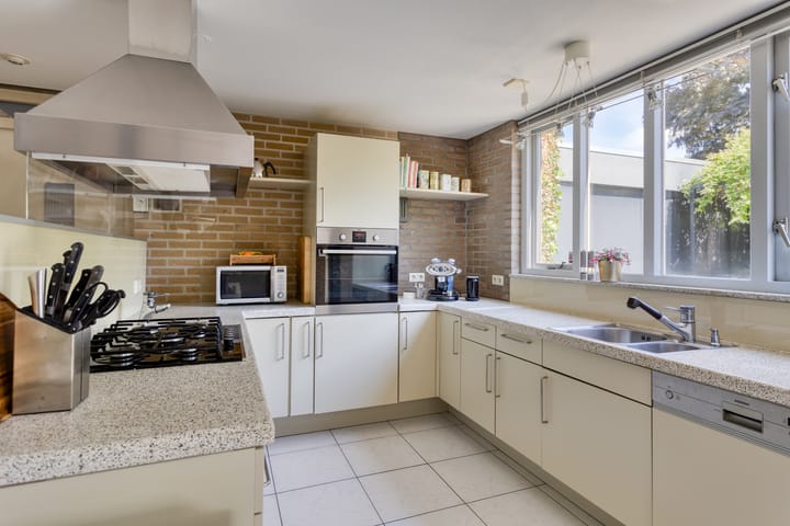 Foto 4 van Engelsbergenstraat 59