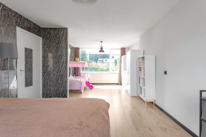 Photo 22 of Pinksterbloemweg 95