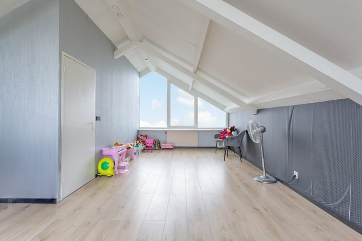 Photo 36 of Pinksterbloemweg 95