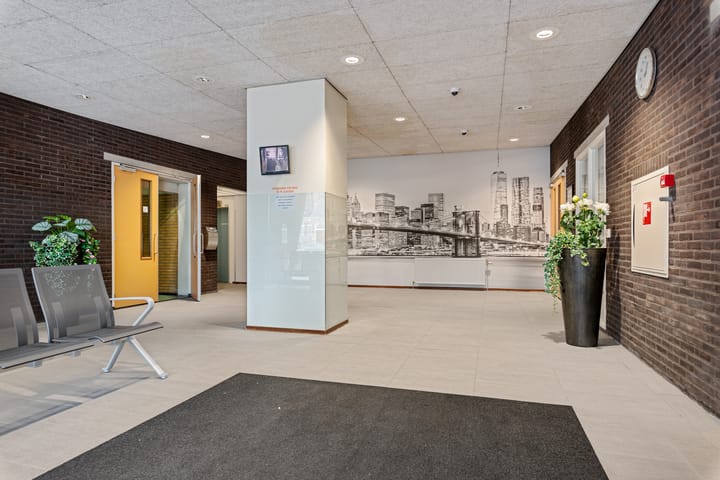 Photo 9 of Loolaan 27-69