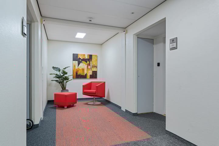 Photo 10 of Loolaan 27-69