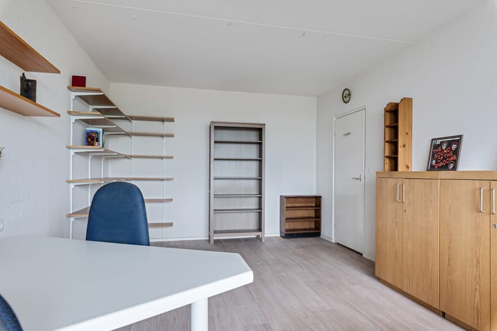 Photo 32 of Loolaan 27-69