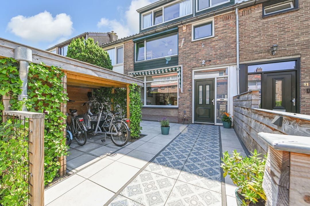 Photo 7 of Witte de Withstraat 9