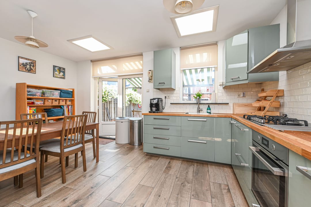 Photo 17 of Witte de Withstraat 9