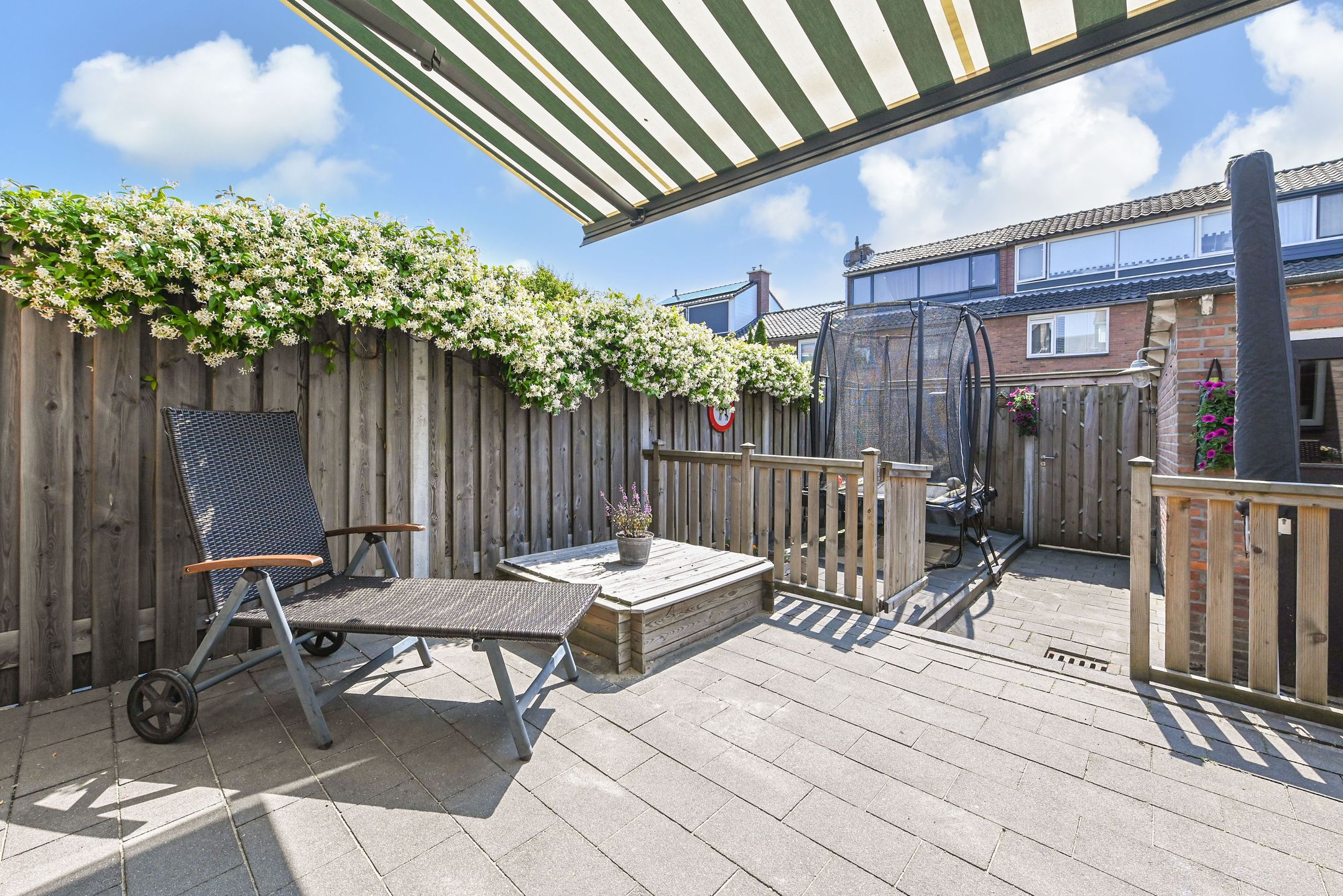 Photo 18 of Witte de Withstraat 9