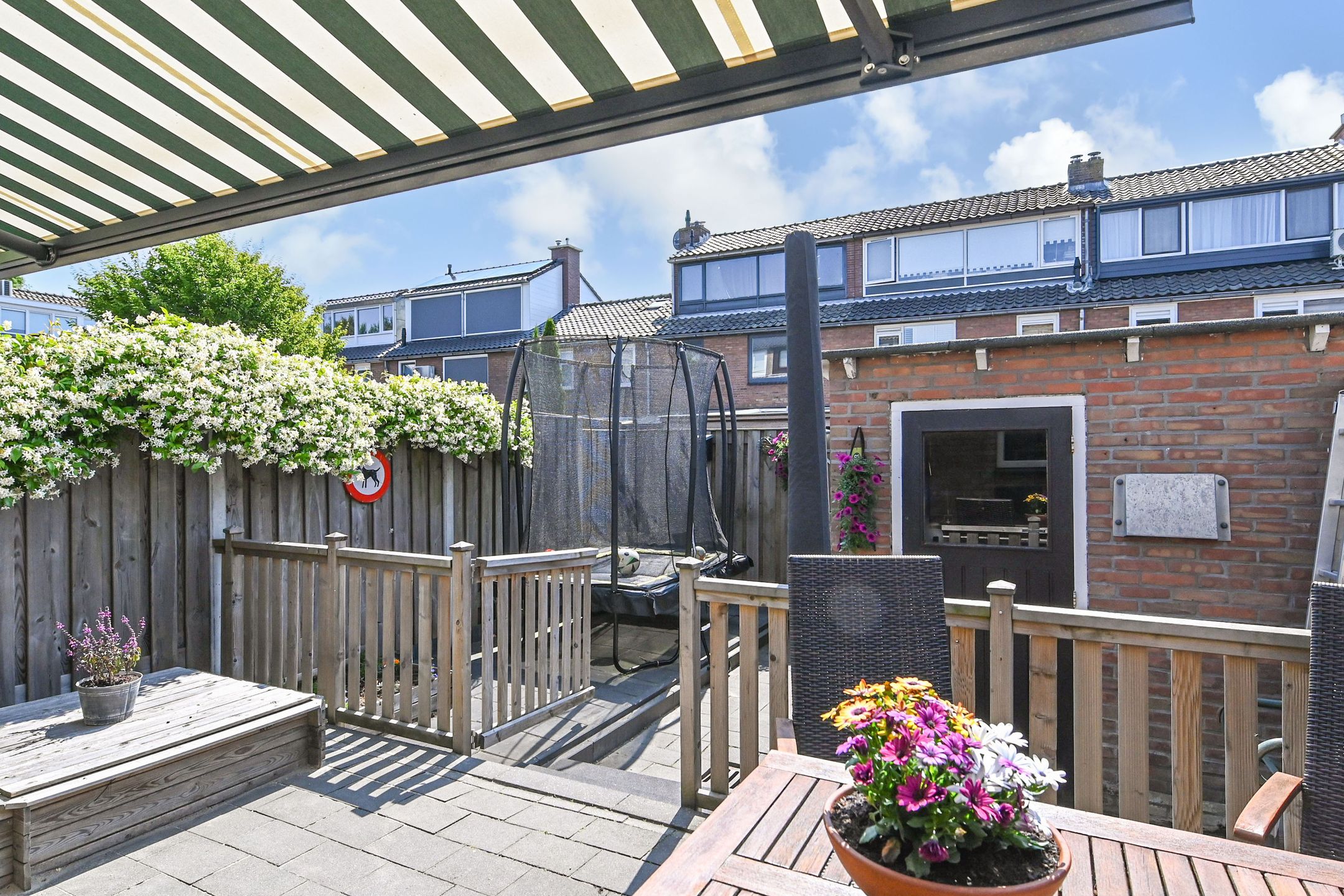 Photo 21 of Witte de Withstraat 9