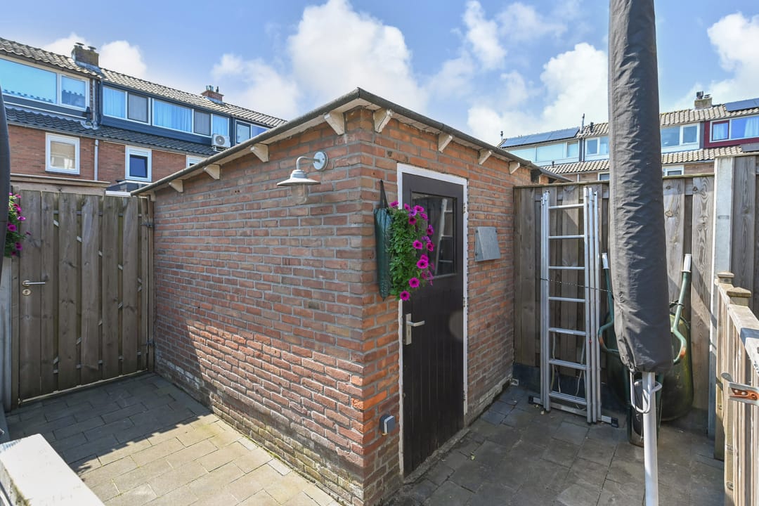 Photo 22 of Witte de Withstraat 9