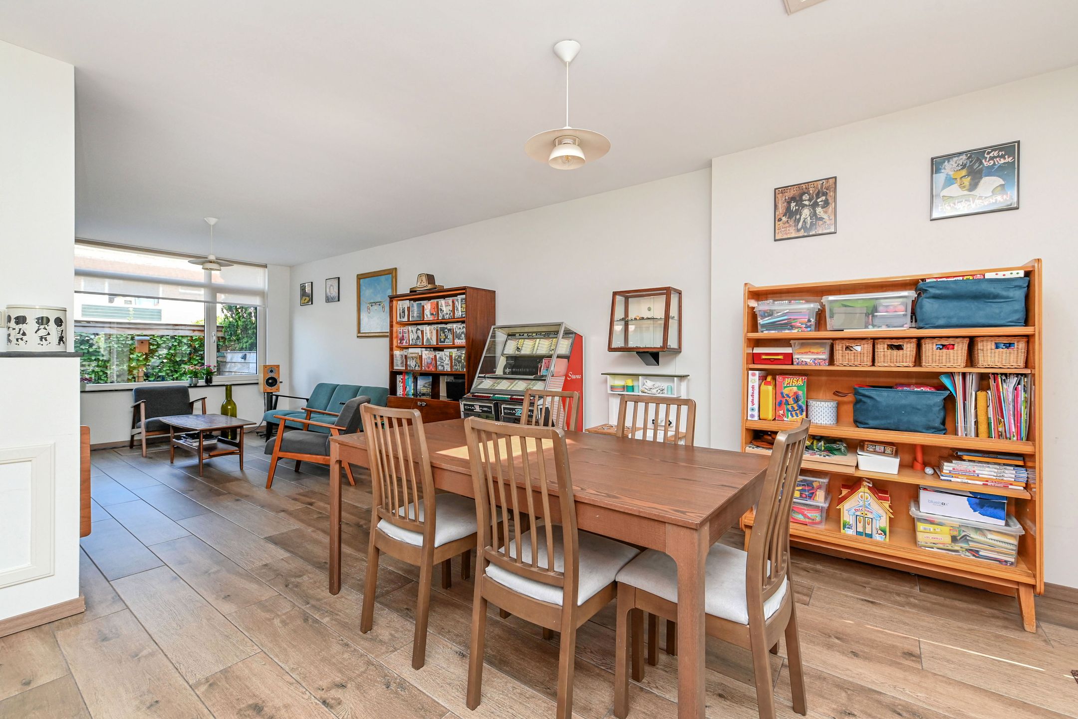 Photo 27 of Witte de Withstraat 9