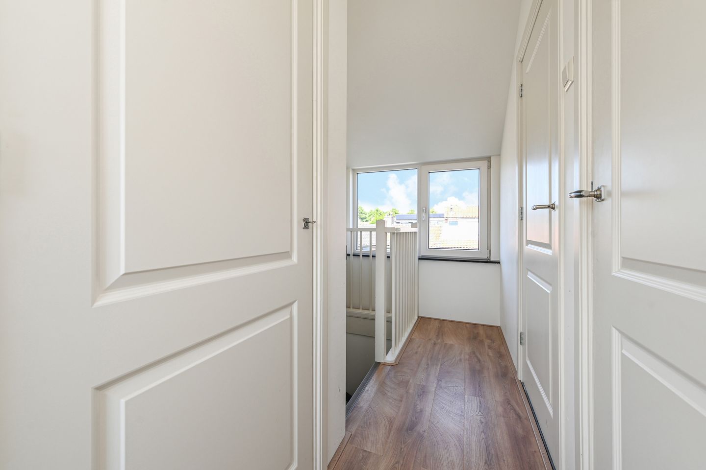 Photo 40 of Witte de Withstraat 9