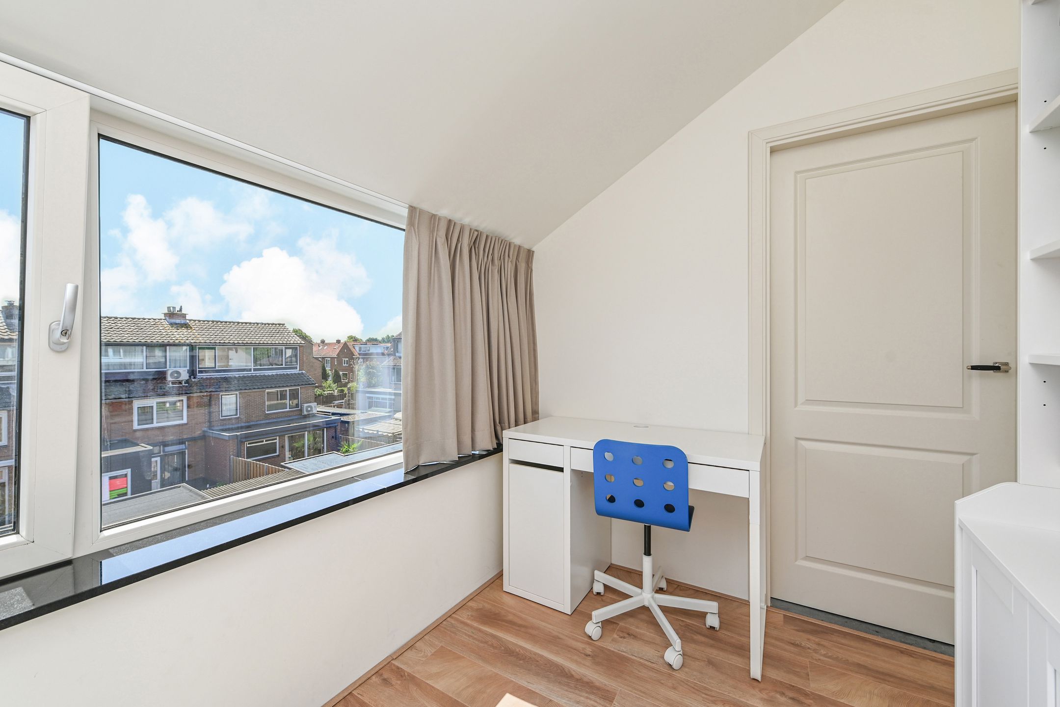 Photo 42 of Witte de Withstraat 9