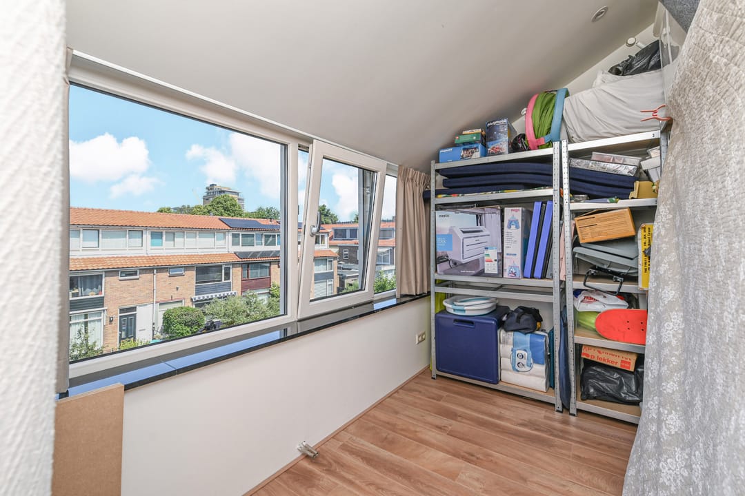 Photo 43 of Witte de Withstraat 9