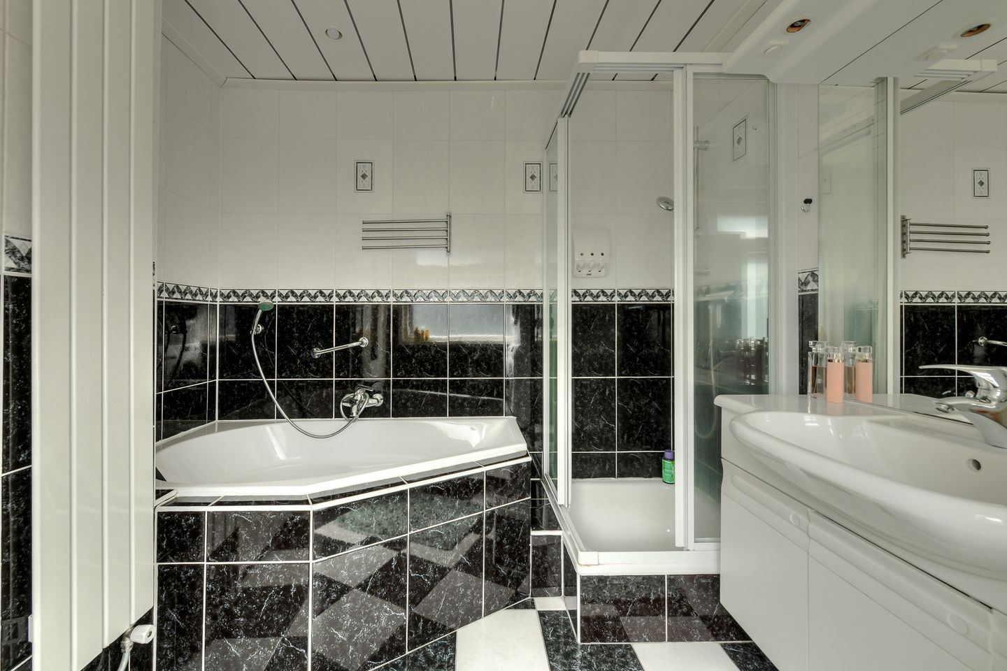 Photo 20 of Catharinastraat 13