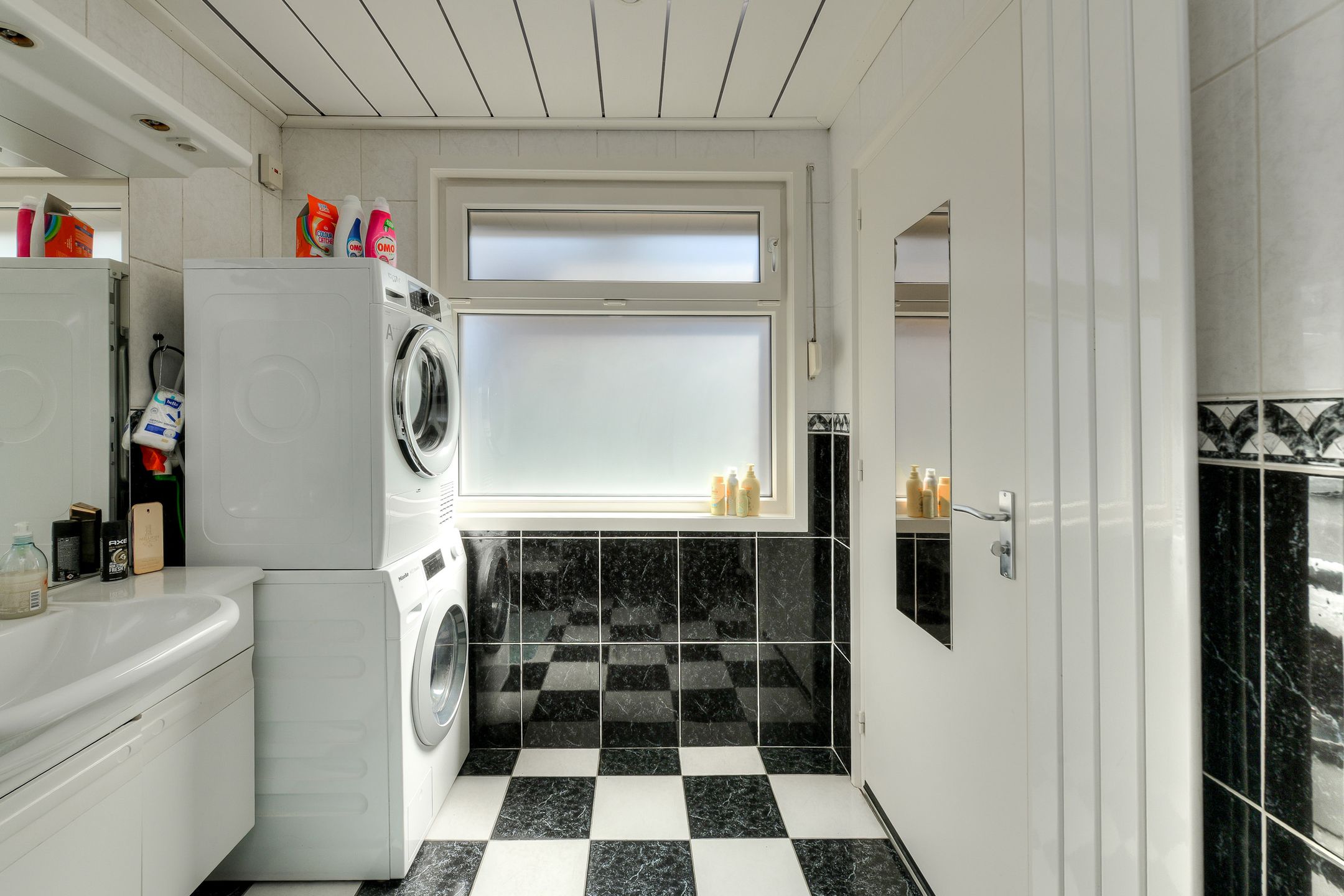 Photo 21 of Catharinastraat 13