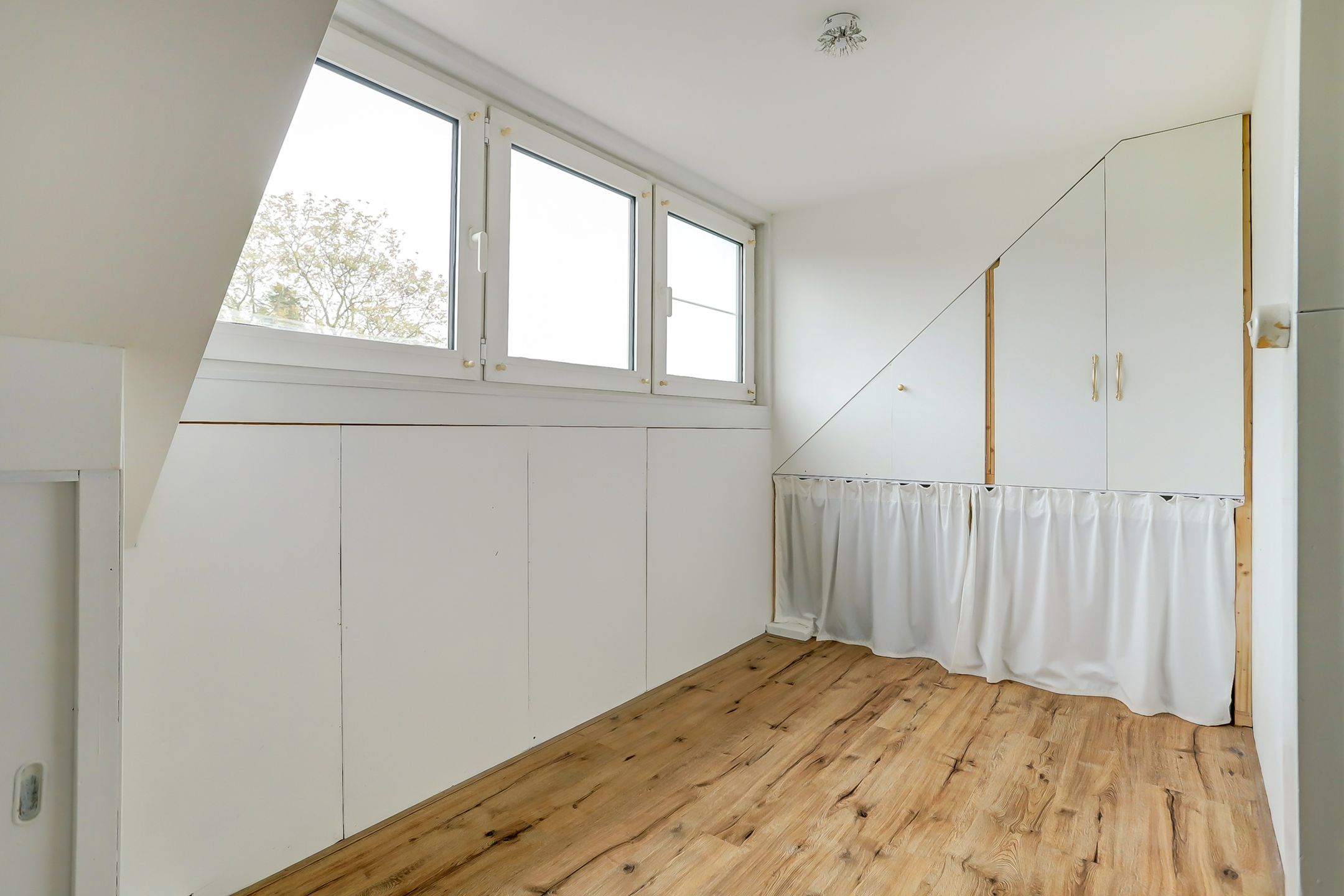 Foto 30 van Zeelsterstraat 106