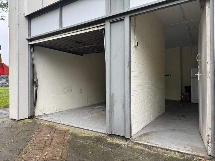 Photo 6 of Tjaarda garagebox