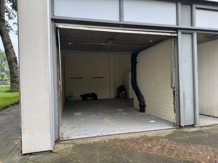 Photo 8 of Tjaarda garagebox