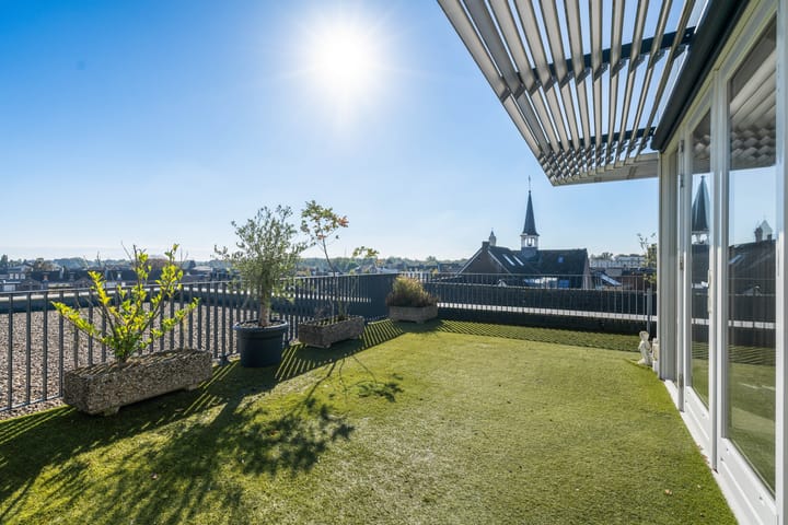 Photo 5 of Van Berlostraat 24